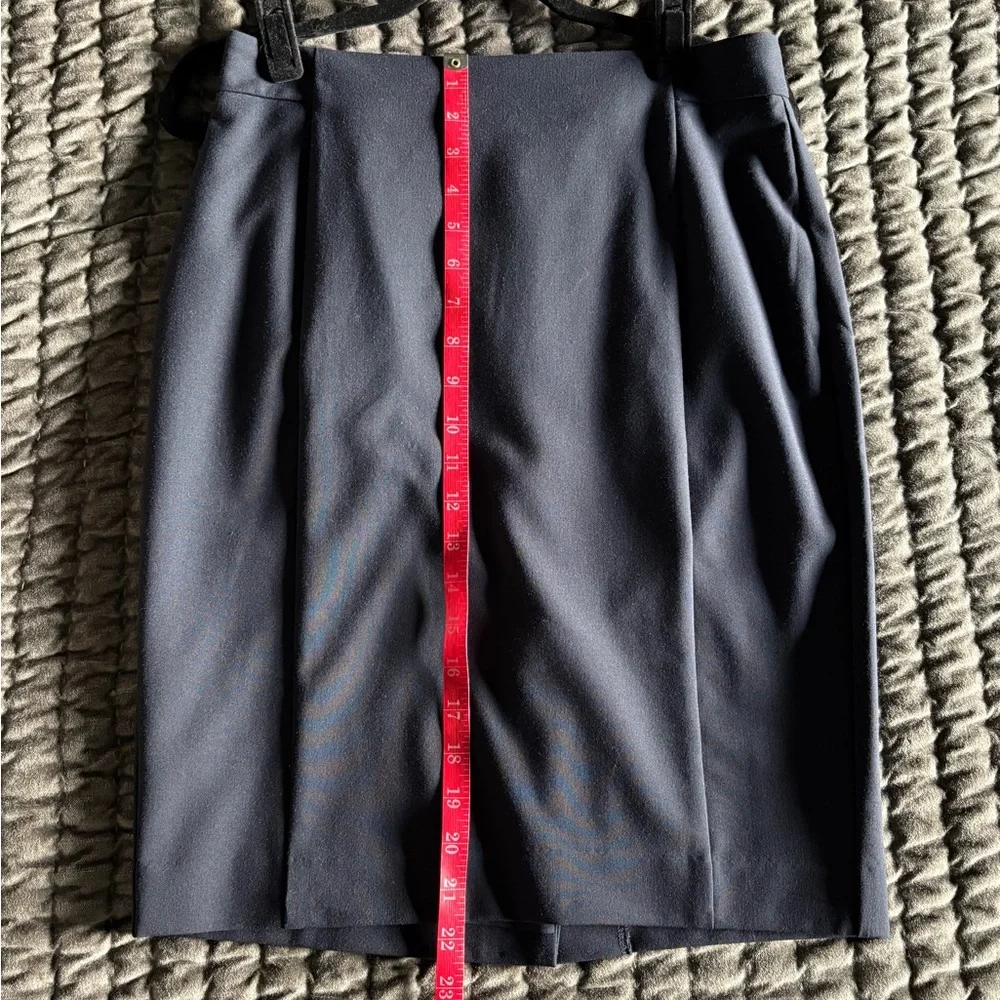NWOT Ann Taylor Pencil skirt 4P Navy perfect condition - Picture 7 of 7